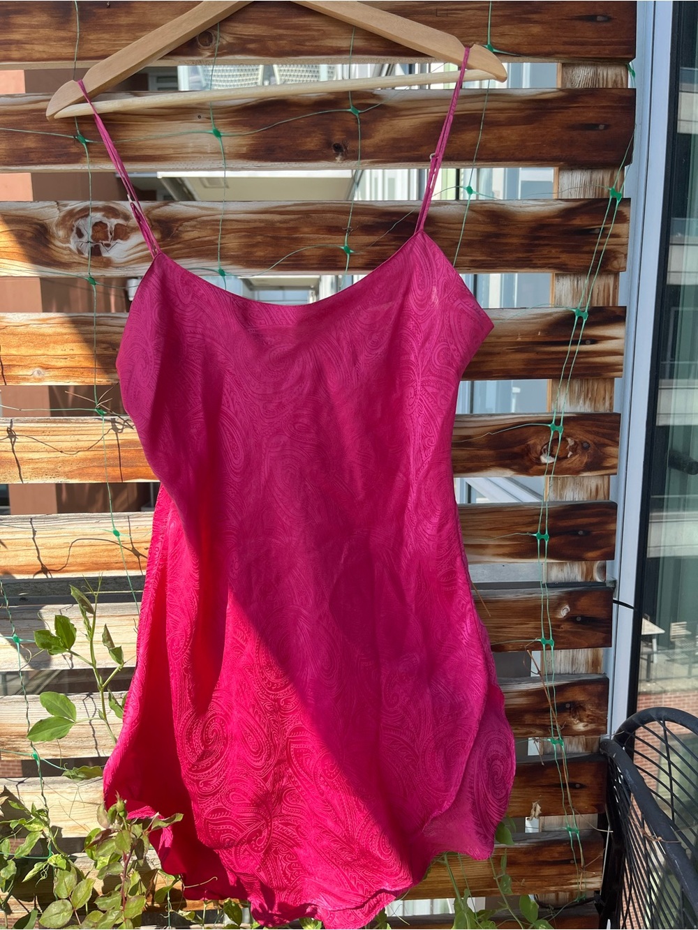 Rare VTG 90’s pink paisley 100% silk slip dress